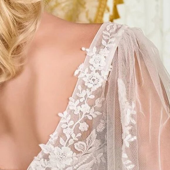 New Floral Wedding Gown w/ Shoulder Capes & Charming Mermaid Silhouette GL3829 - Picture 12 of 15